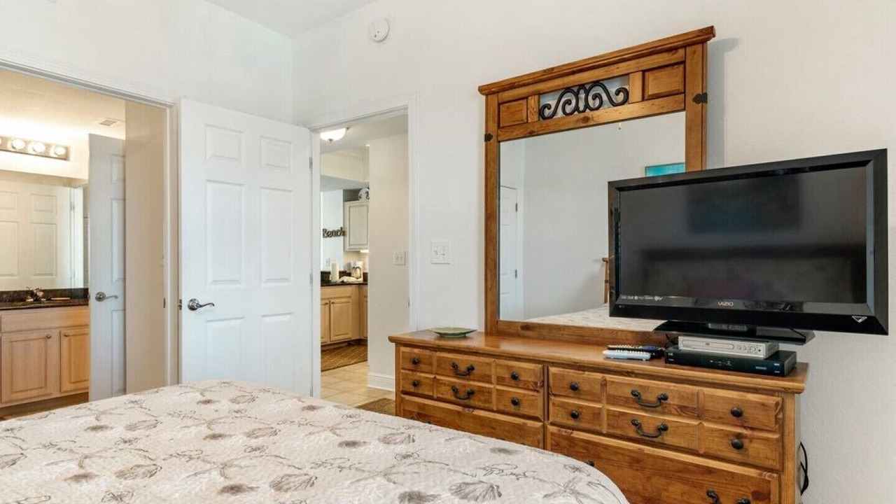 Photo of Bedroom in Gulf Shores