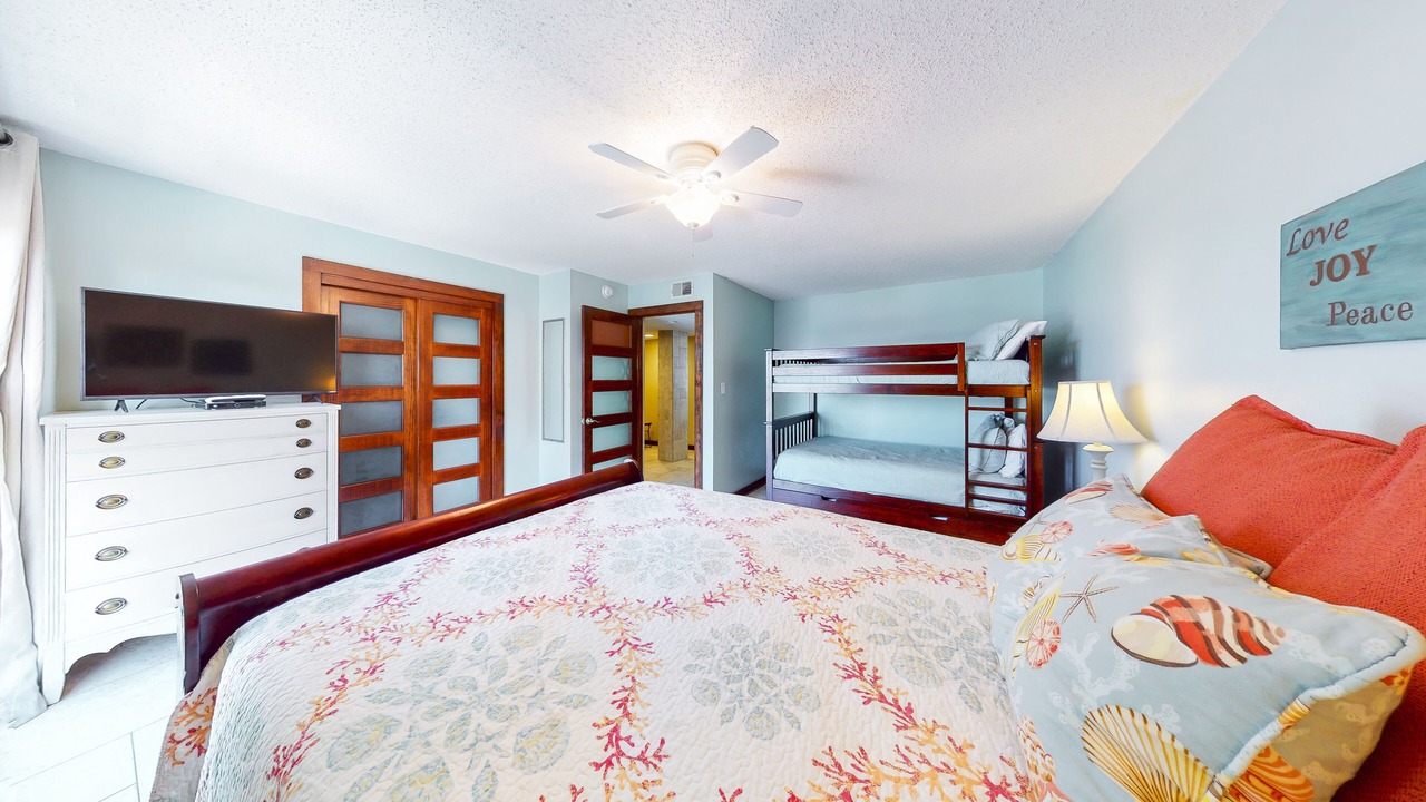 Photo of Bedroom in Gulf Shores