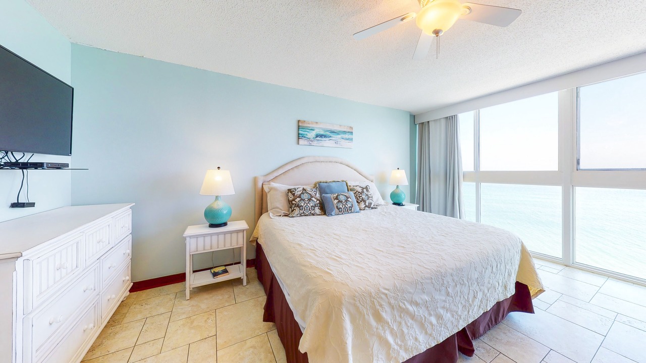 Photo of Bedroom in Gulf Shores