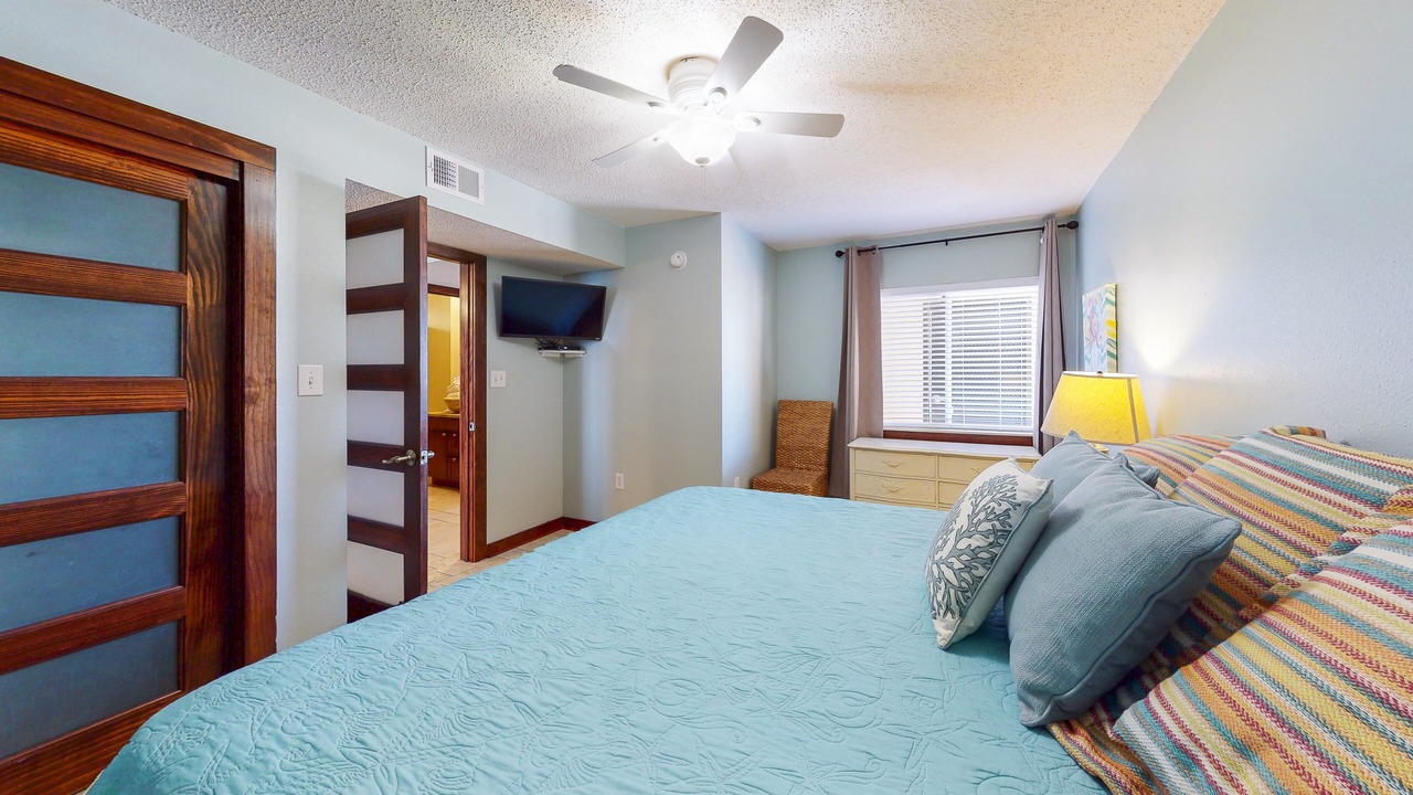 Photo of Bedroom in Gulf Shores