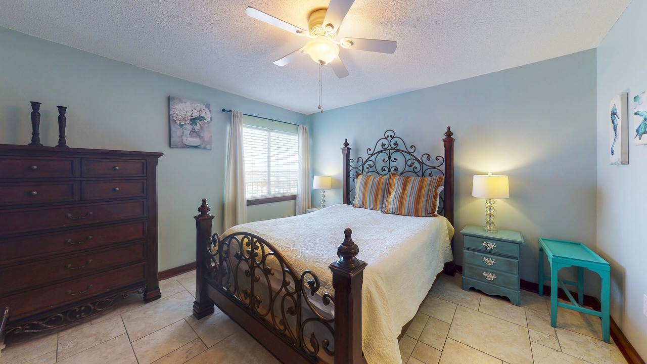 Photo of Bedroom in Gulf Shores