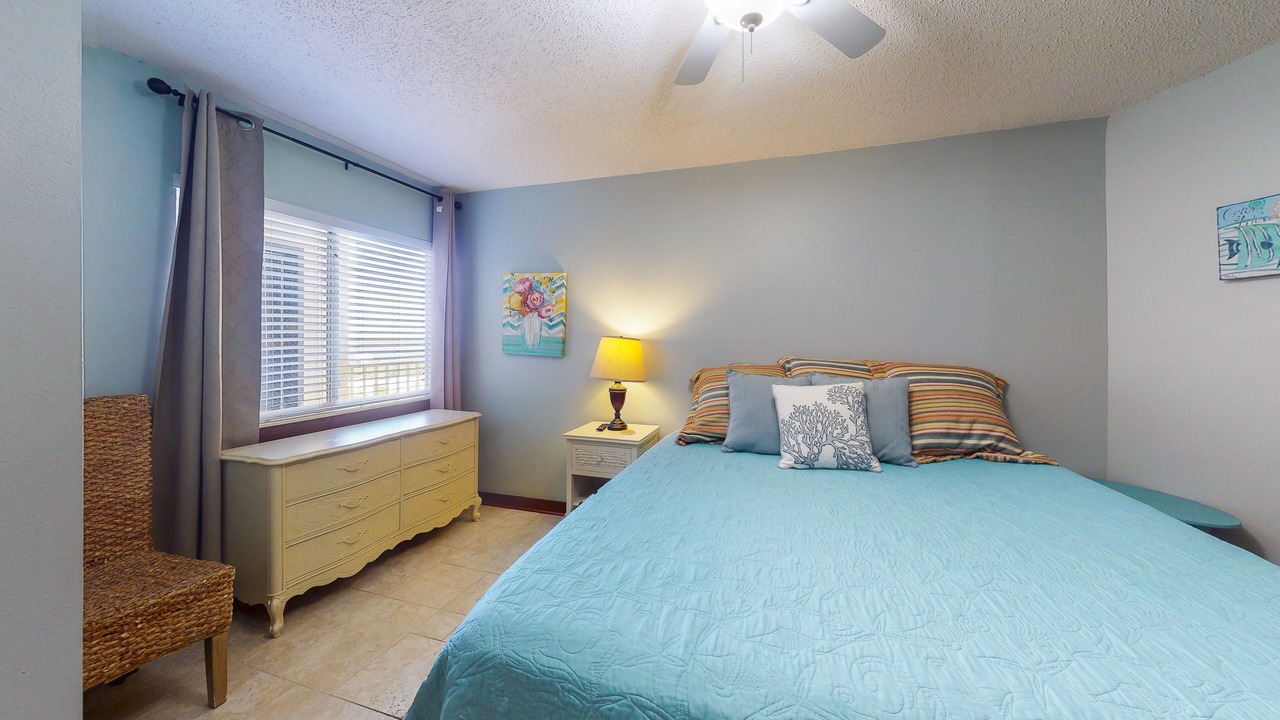 Photo of Bedroom in Gulf Shores