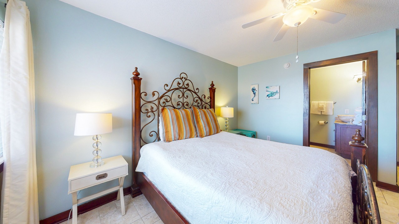 Photo of Bedroom in Gulf Shores