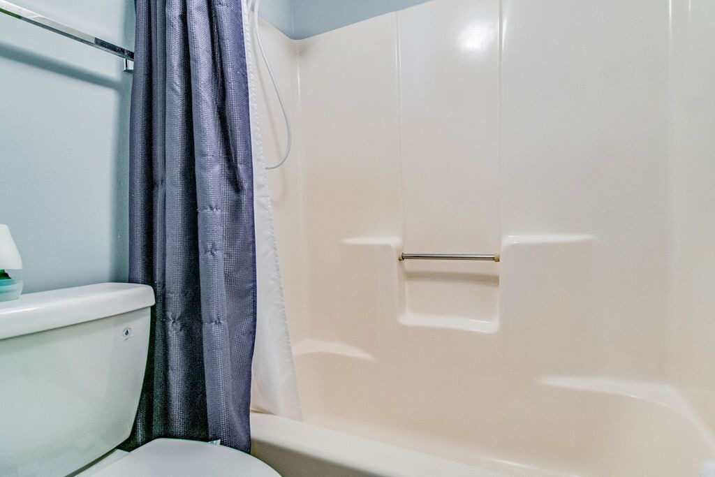 Photo of Bathroom in Orange Beach East