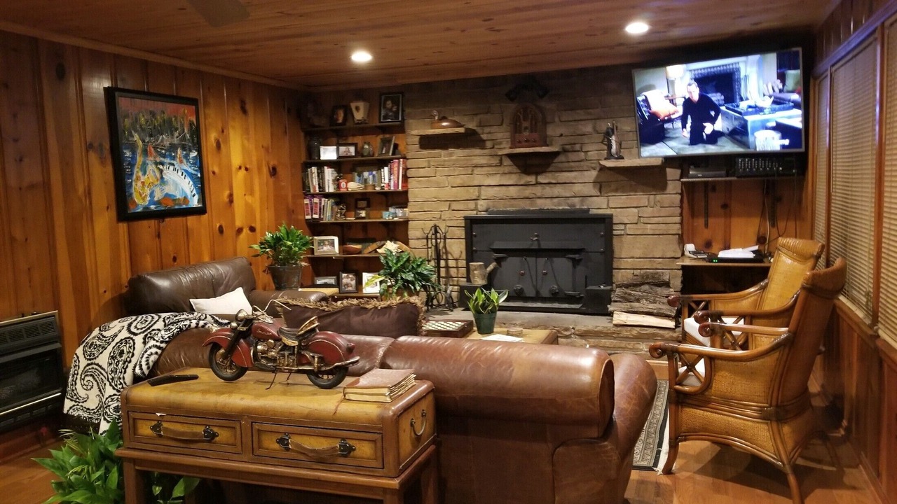 Photo of Livingroom in Guntersville