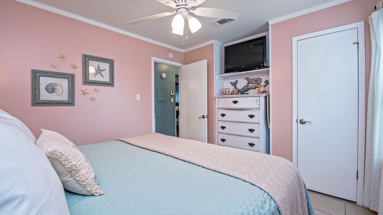 Photo of Bedroom in Gulf Shores