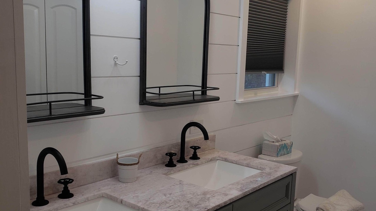 Photo of Bathroom in Guntersville