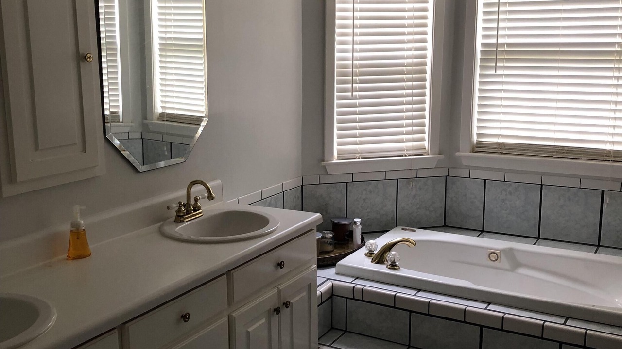 Photo of Bathroom in Titus