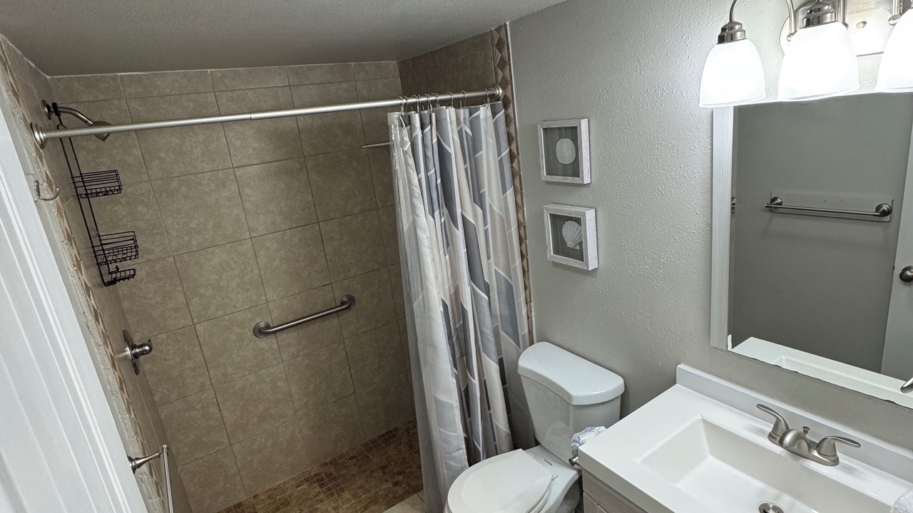 Photo of Bathroom in Orange Beach