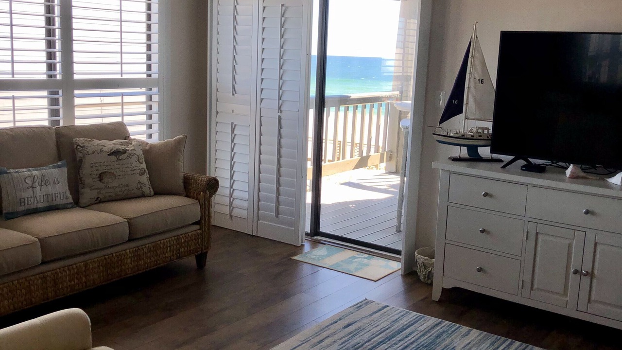 Photo of Livingroom in Ono Island