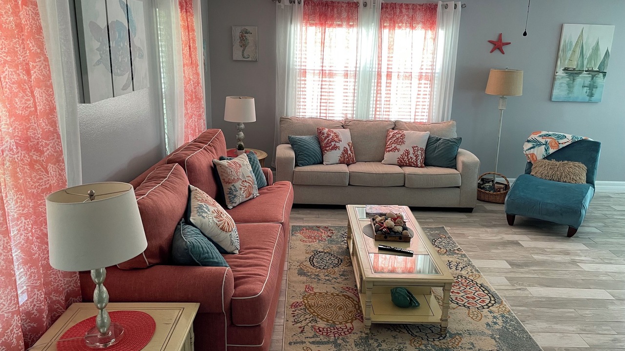 Photo of Livingroom in Apollo Beach