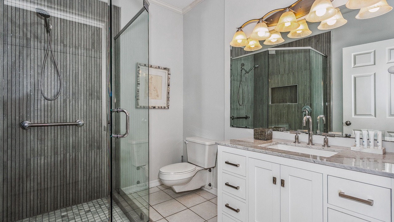 Photo of Bathroom in White Sands