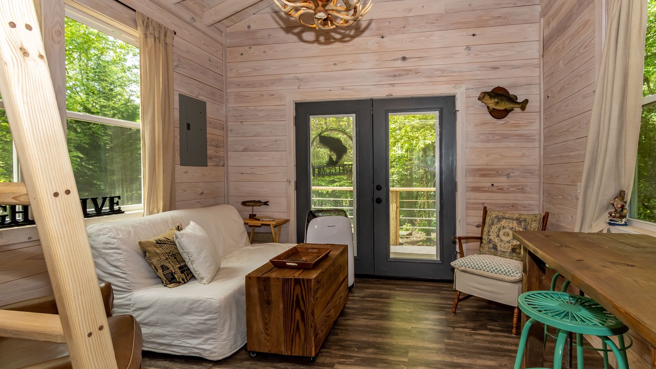 Photo of Livingroom in Crane Hill