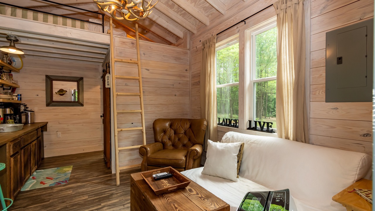 Photo of Livingroom in Crane Hill