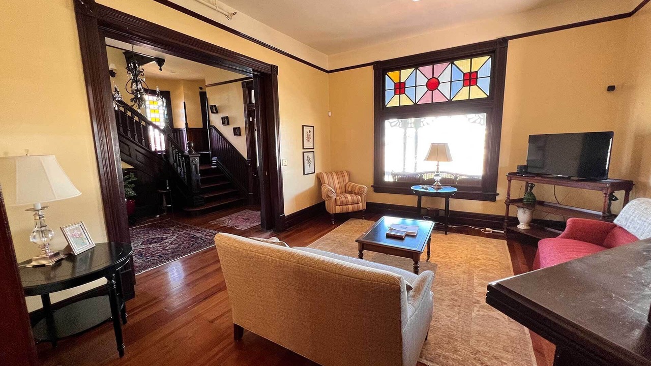 Photo of Livingroom in Anniston