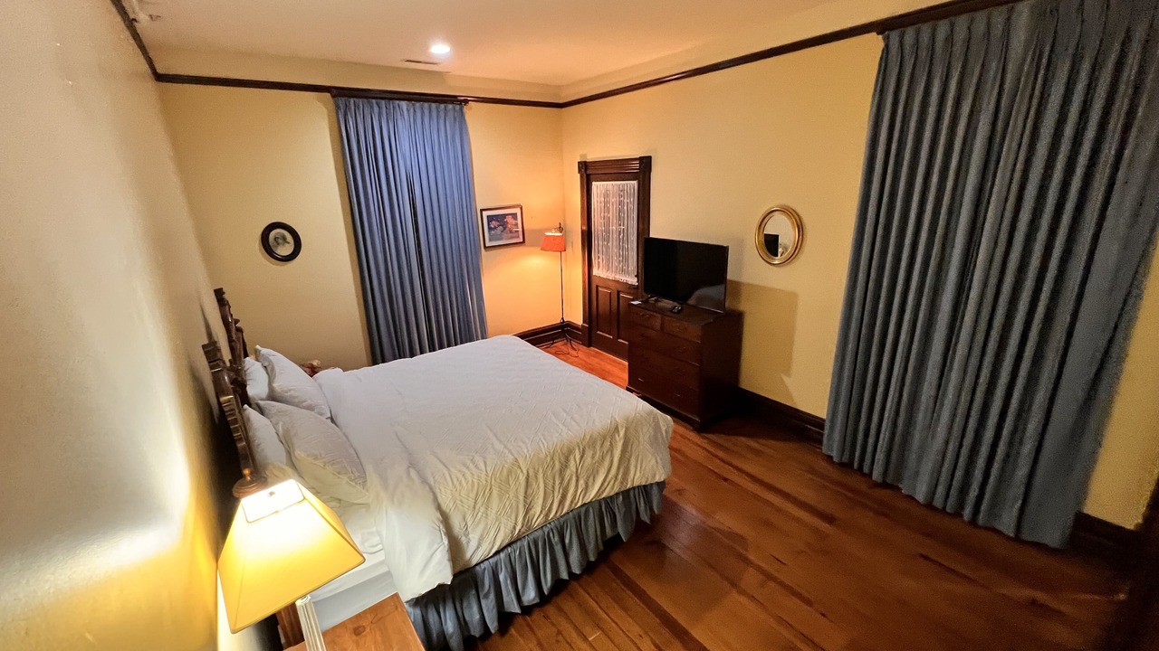 Photo of Bedroom in Anniston