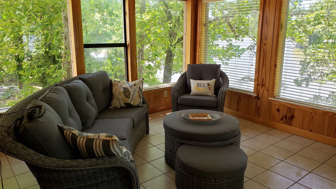 Photo of Livingroom in Deatsville