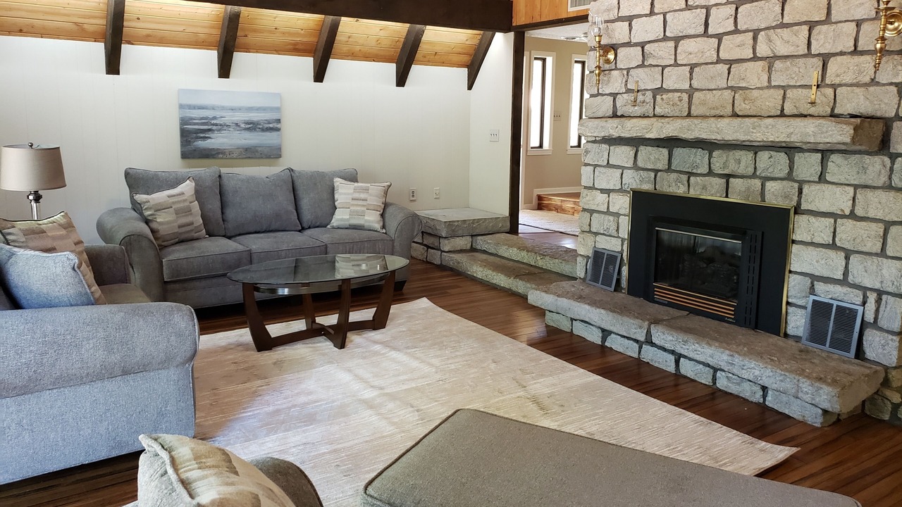 Photo of Livingroom in Deatsville