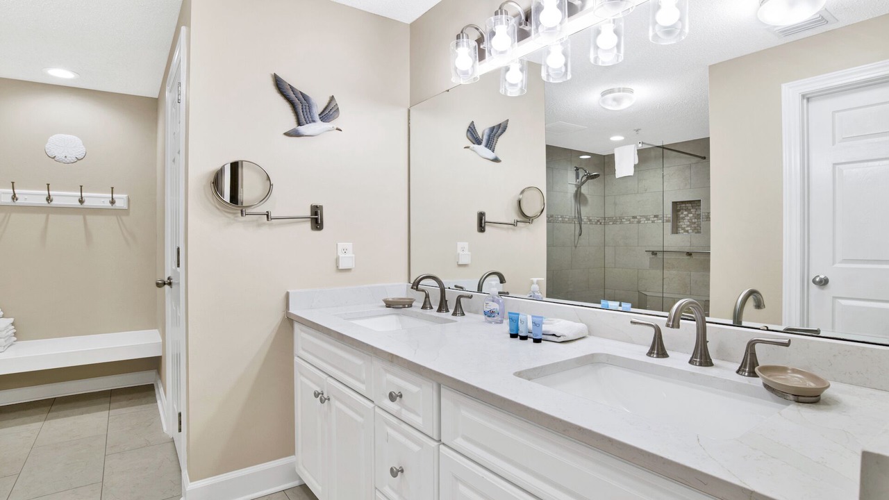 Photo of Bathroom in Orange Beach East