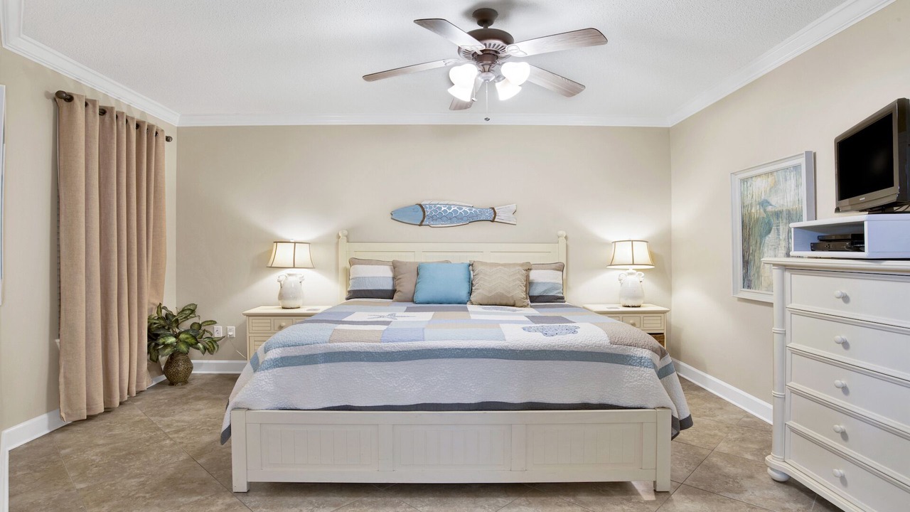 Photo of Bedroom in Orange Beach East