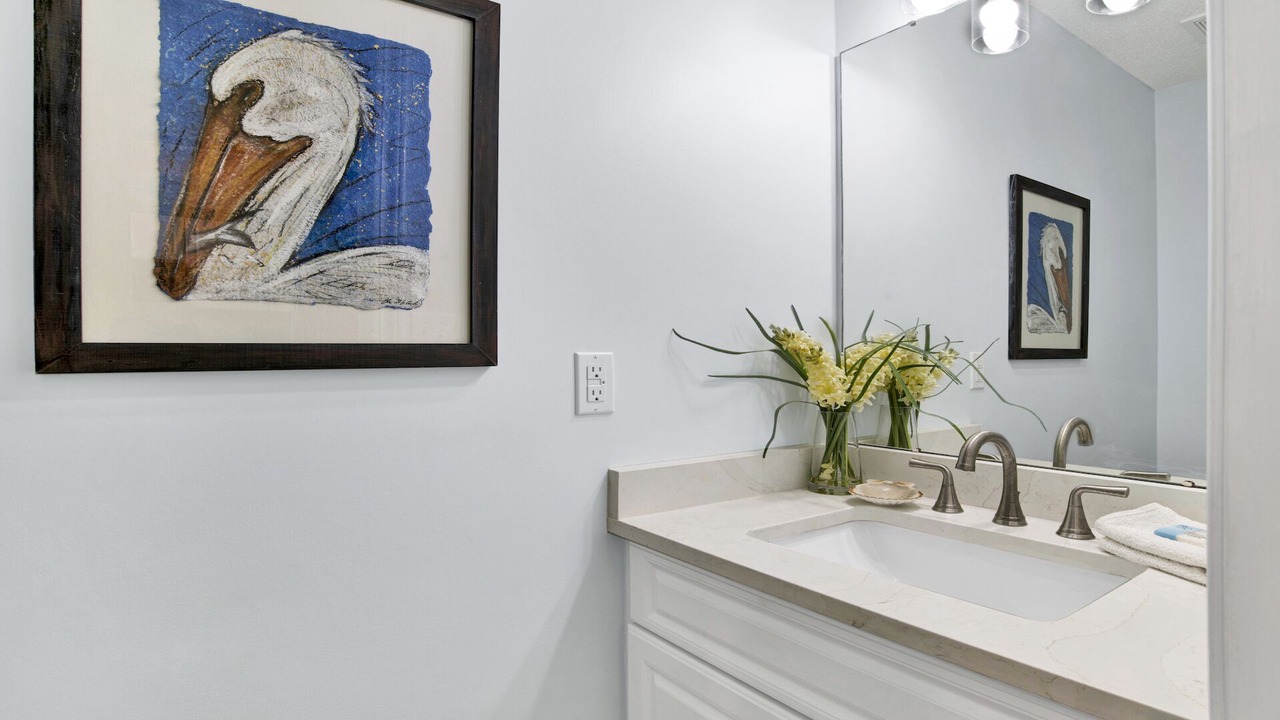 Photo of Bathroom in Orange Beach East