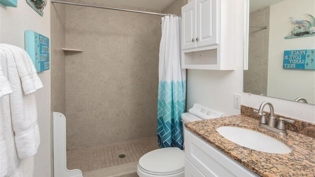 Photo of Bathroom in Treasure Island