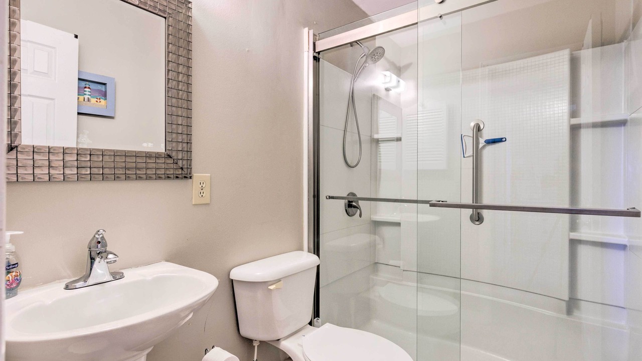 Photo of Bathroom in Dauphin Island