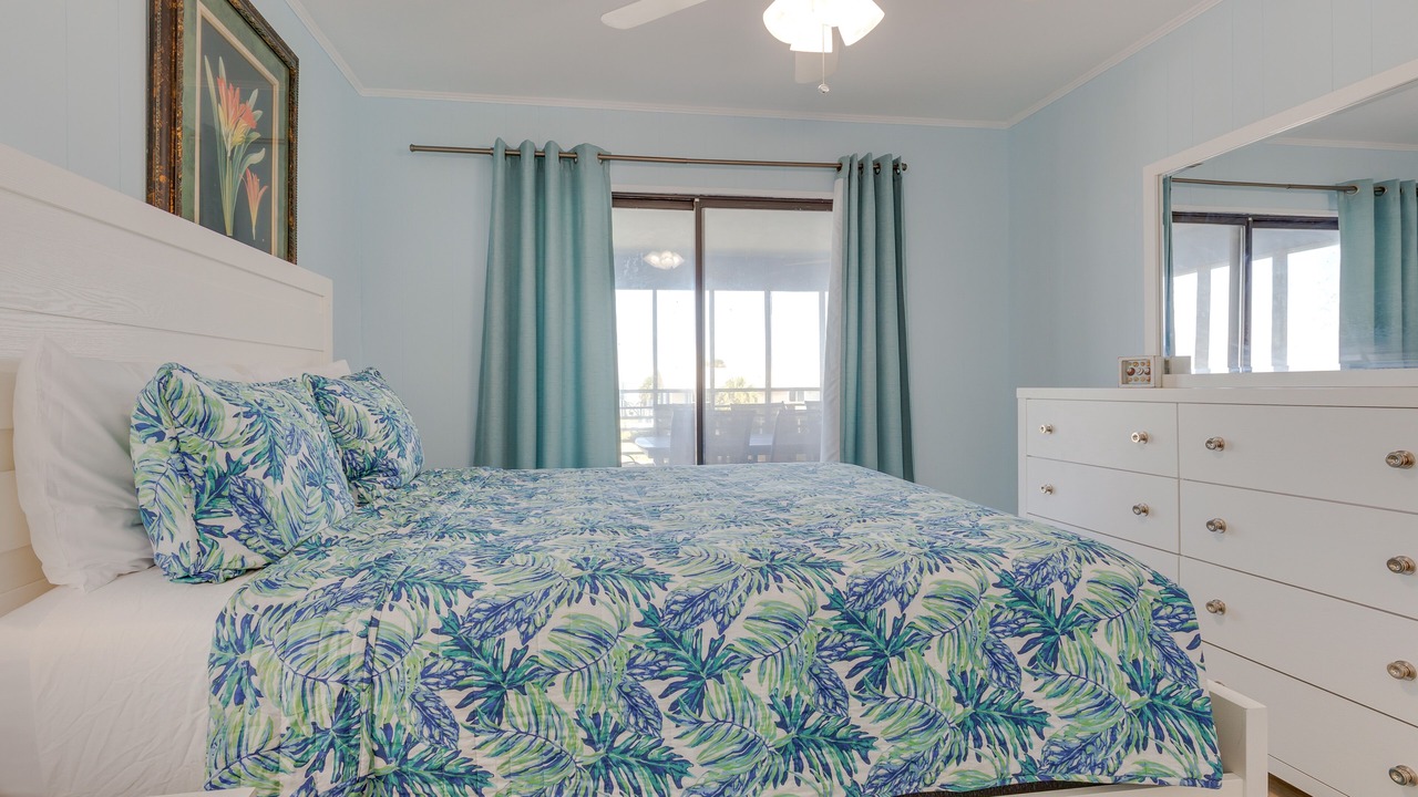 Photo of Bedroom in Silver Cay