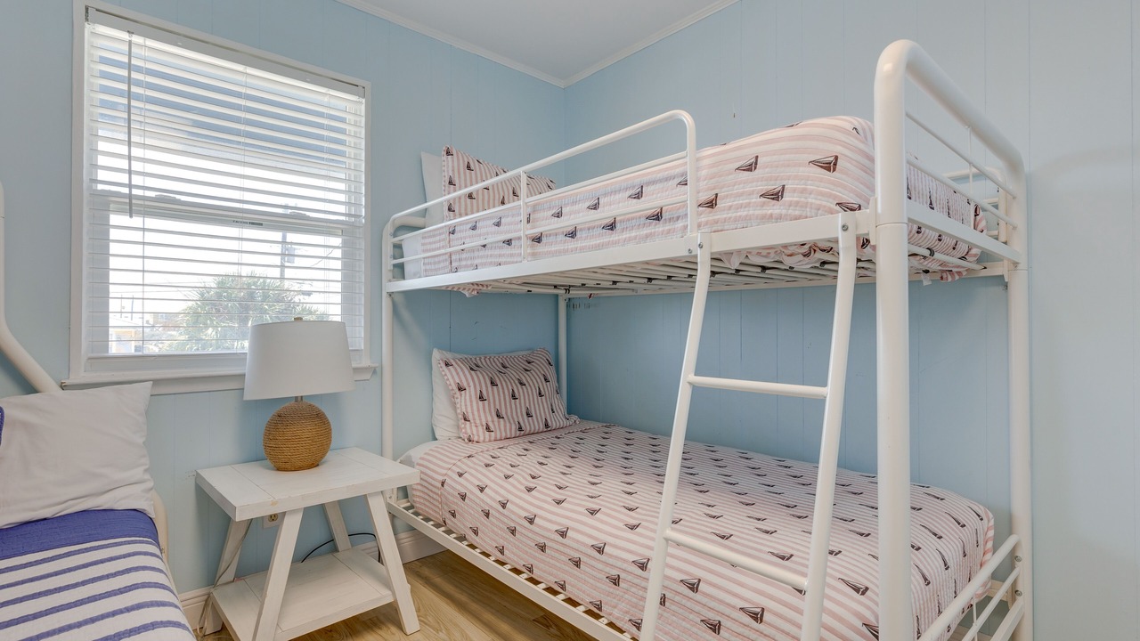 Photo of Bedroom in Silver Cay
