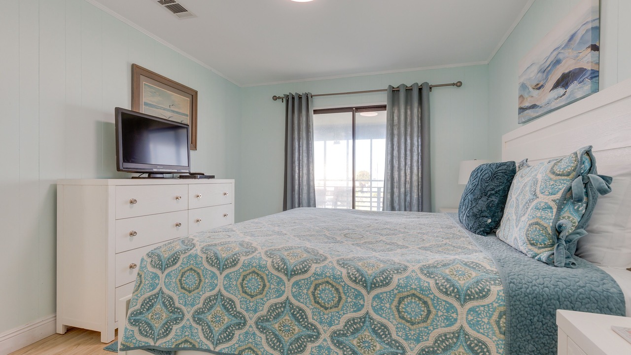 Photo of Bedroom in Silver Cay