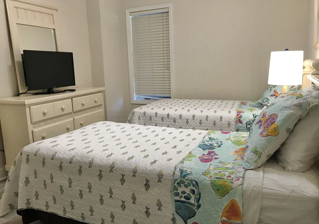Photo of Bedroom in Orange Beach East