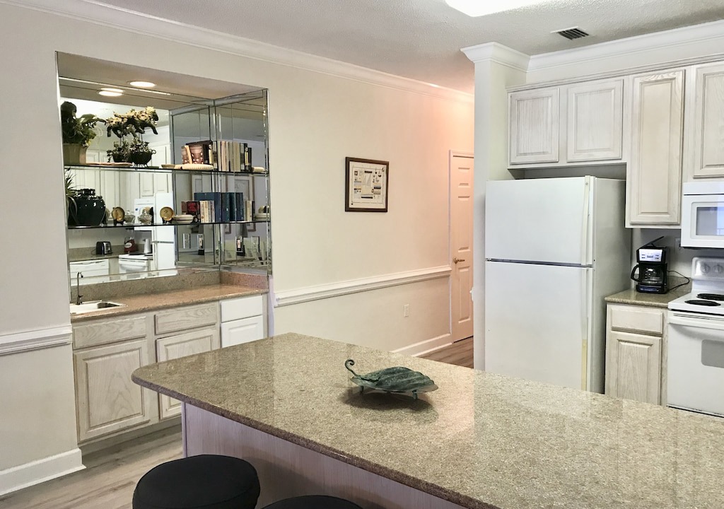 Photo of Kitchen in Orange Beach East