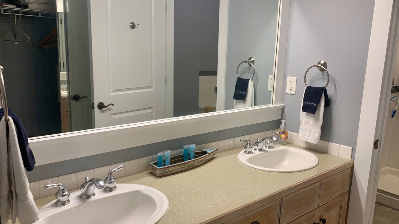 Photo of Bathroom in Baytowne Wharf