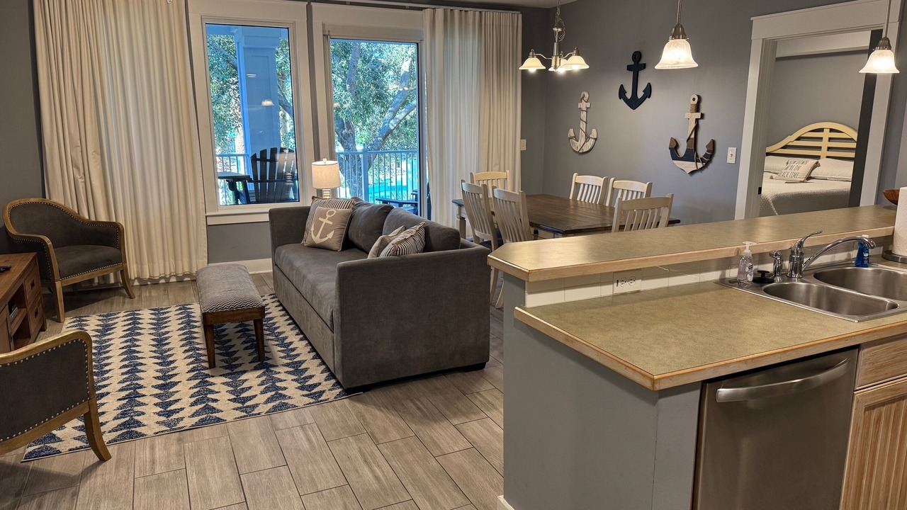 Photo of Bedroom in Baytowne Wharf