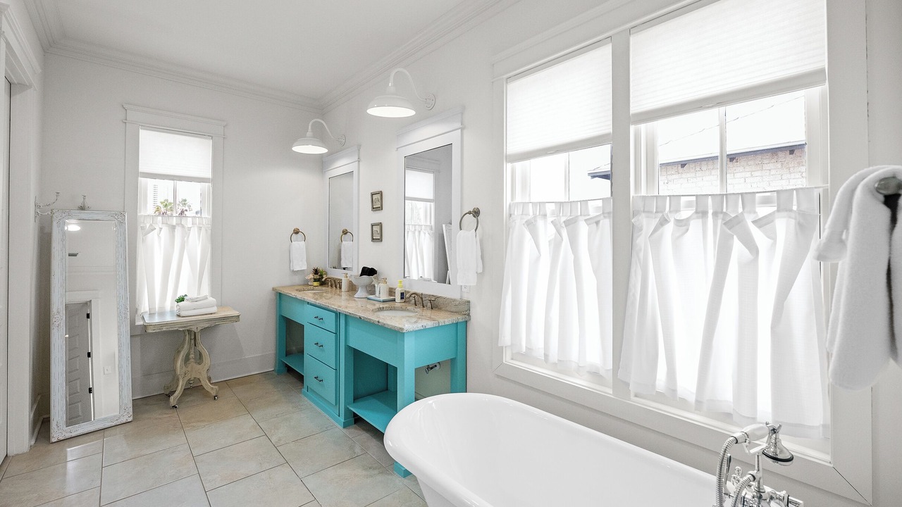 Photo of Bathroom in Orange Beach