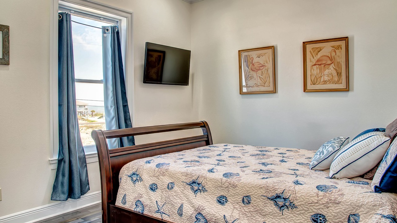 Photo of Bedroom in Dauphin Island