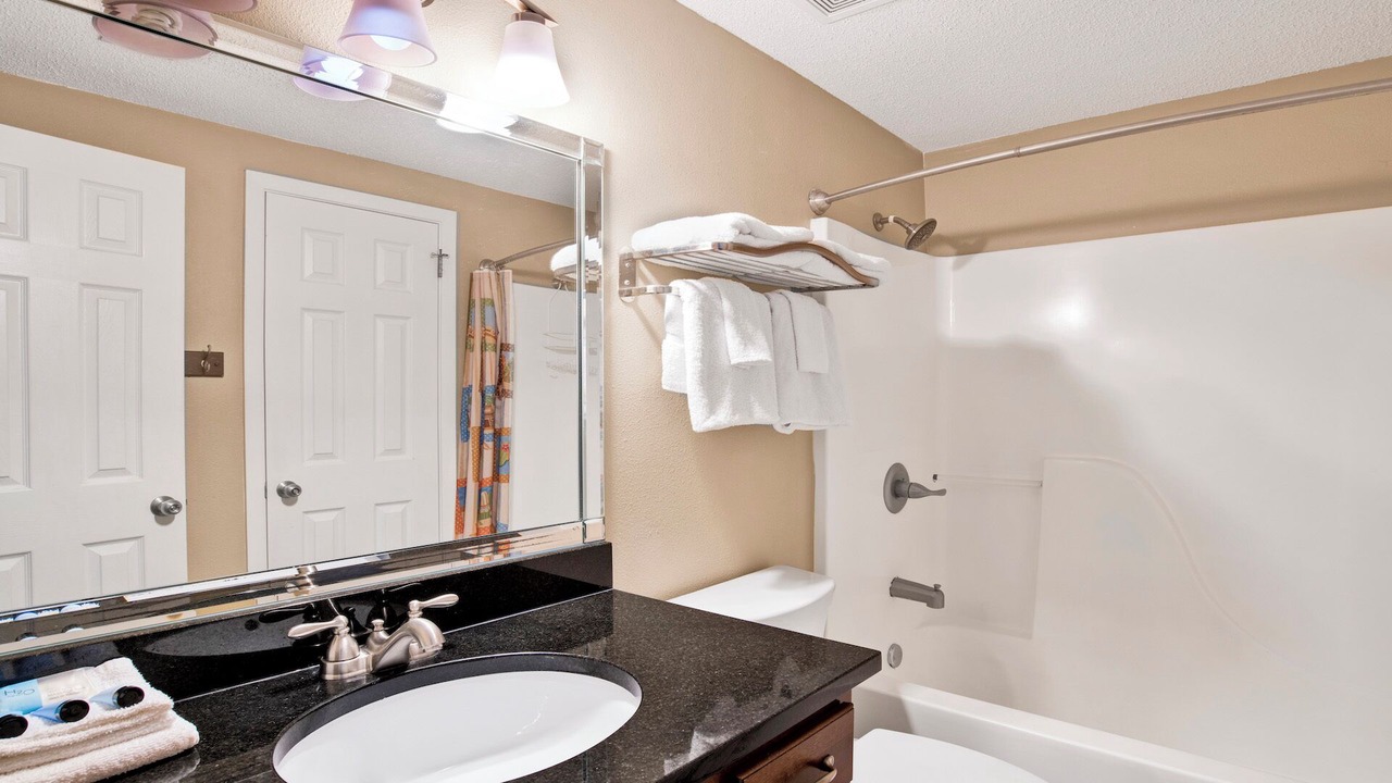 Photo of Bathroom in Orange Beach East