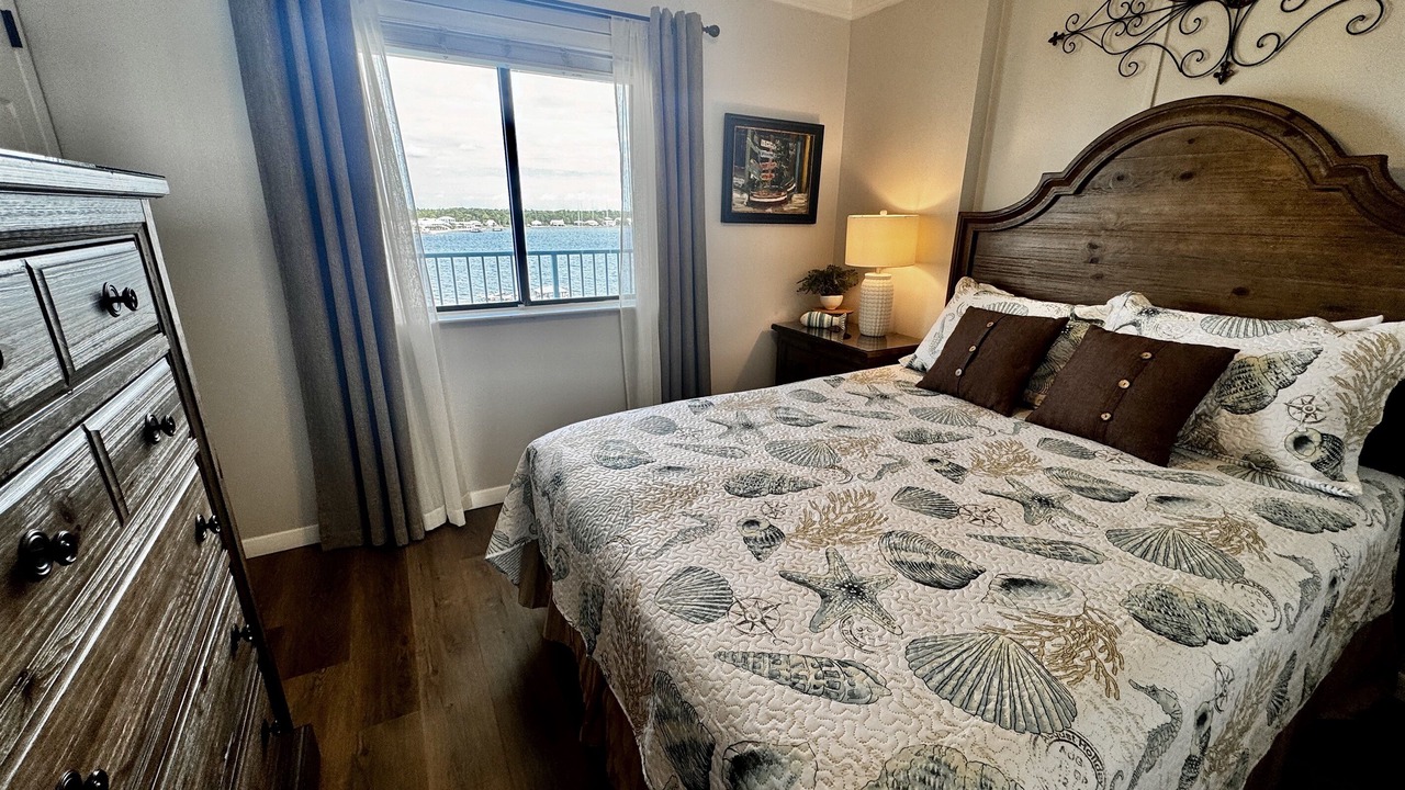 Photo of Bedroom in Gulf Shores