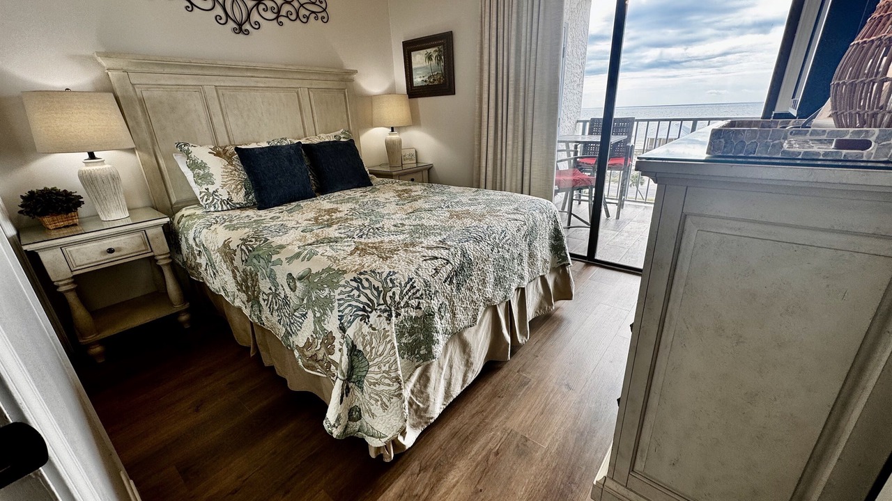 Photo of Bedroom in Gulf Shores