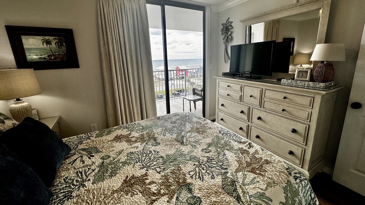 Photo of Bedroom in Gulf Shores