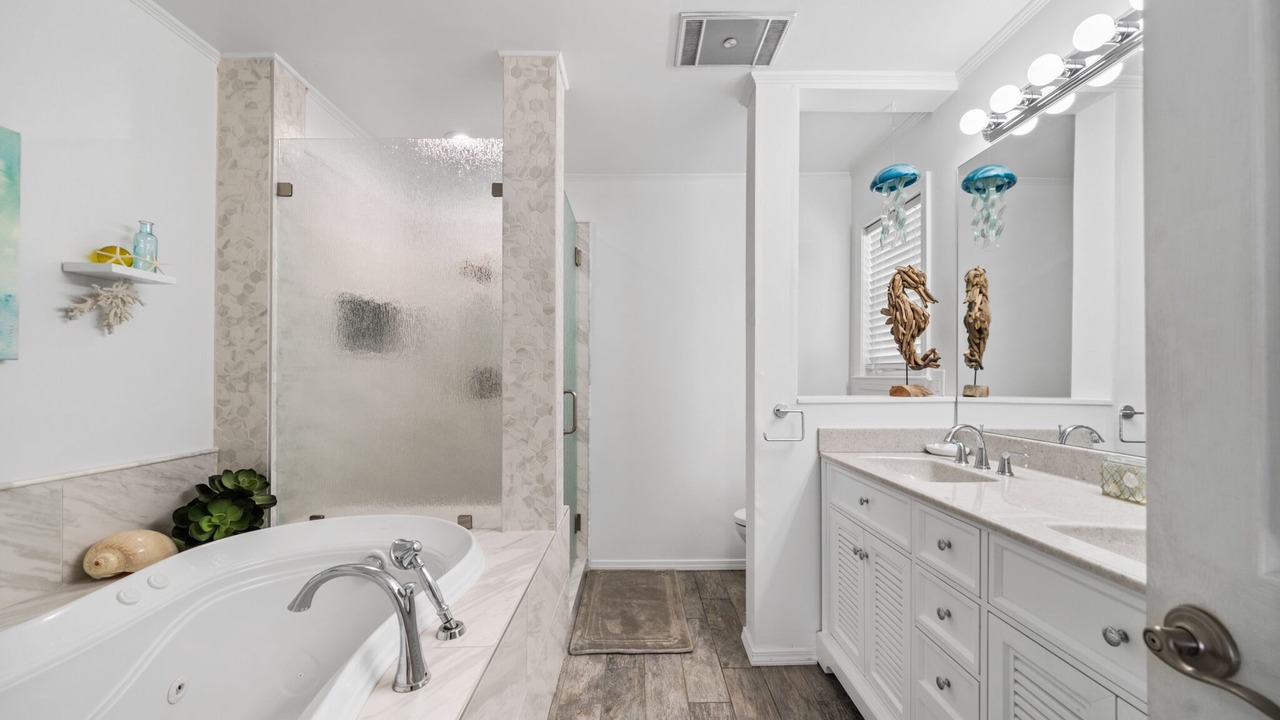 Photo of Bathroom in Surf Side Shores