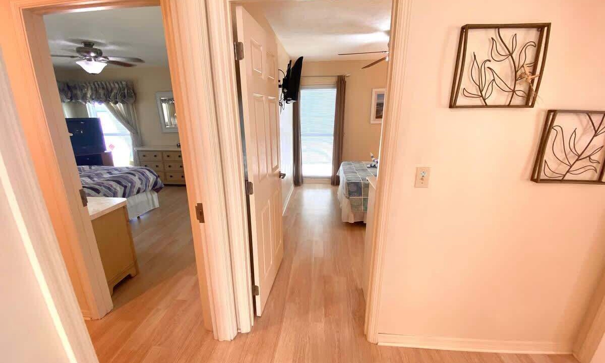 Photo of Bedroom in Mid Island