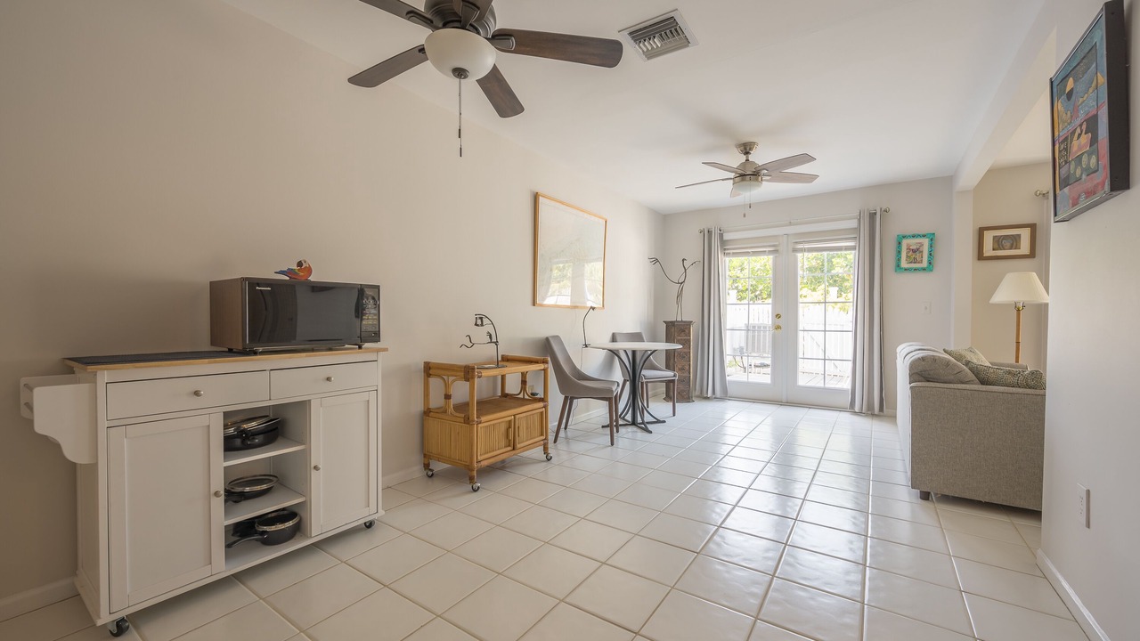 Photo of Livingroom in Truman Annex