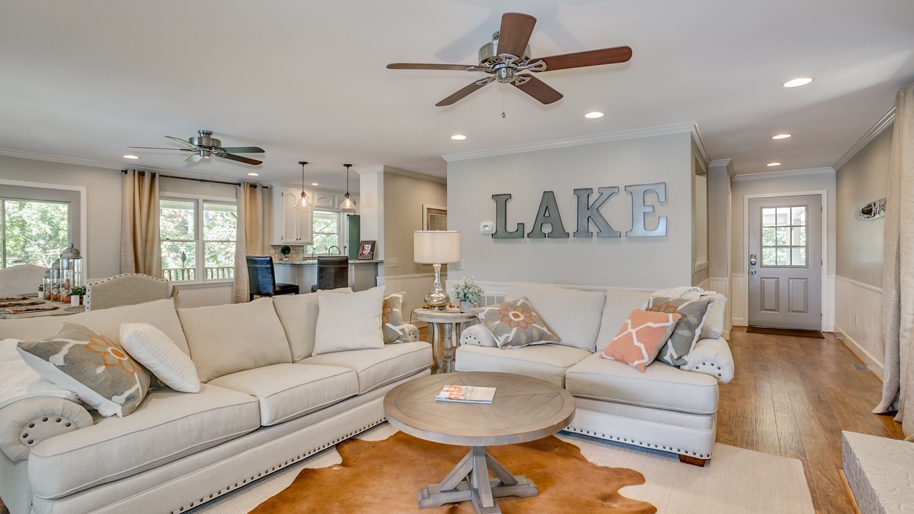 Photo of Livingroom in Northport
