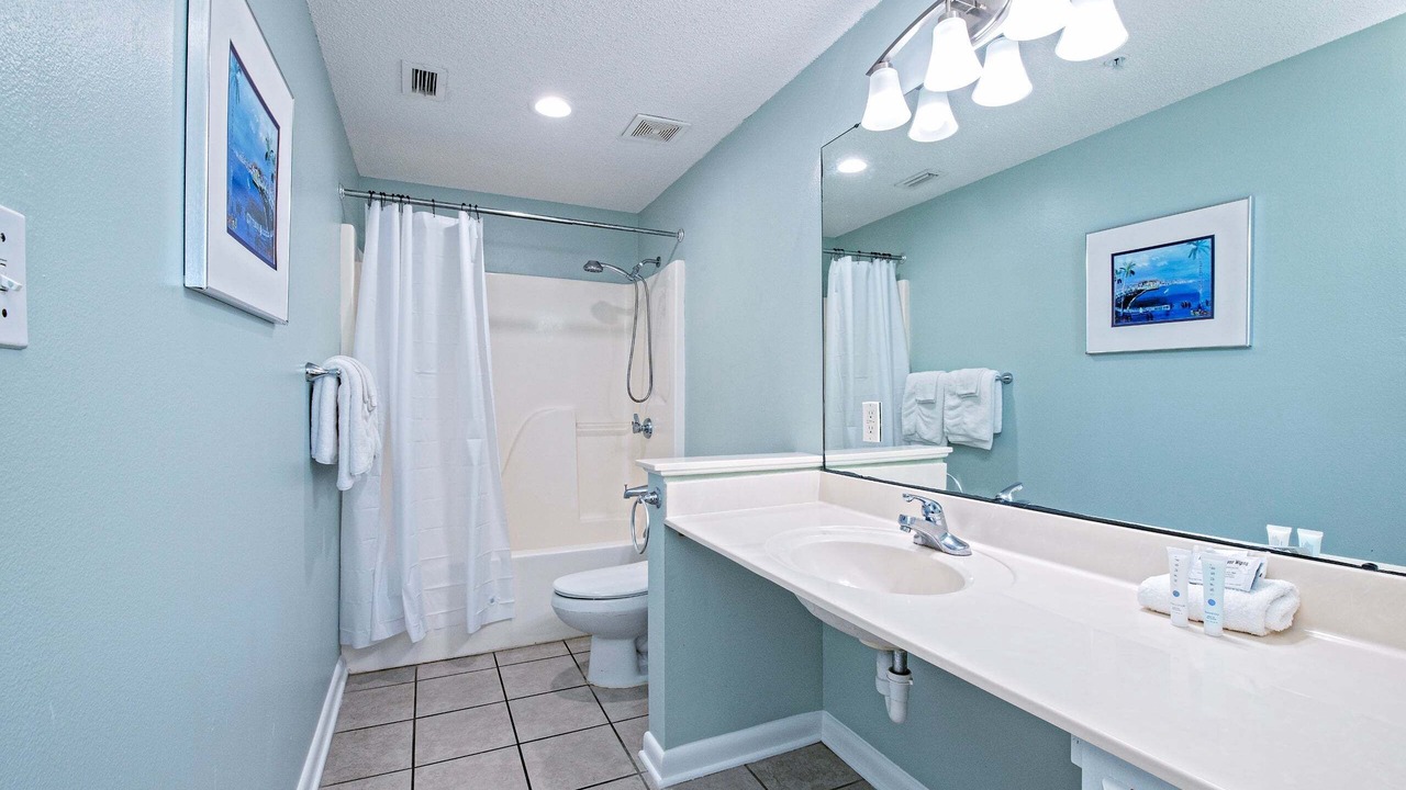 Photo of Bathroom in Orange Beach East