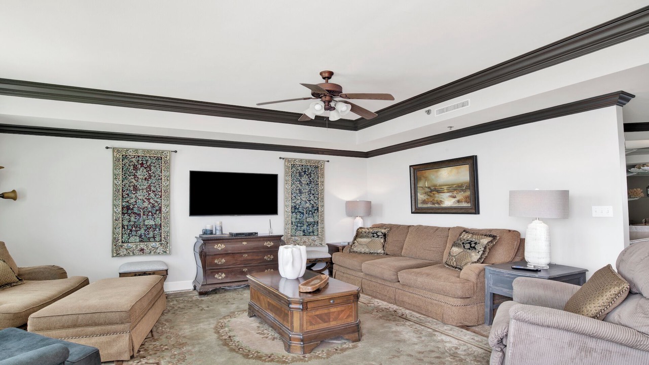 Photo of Livingroom in Orange Beach East