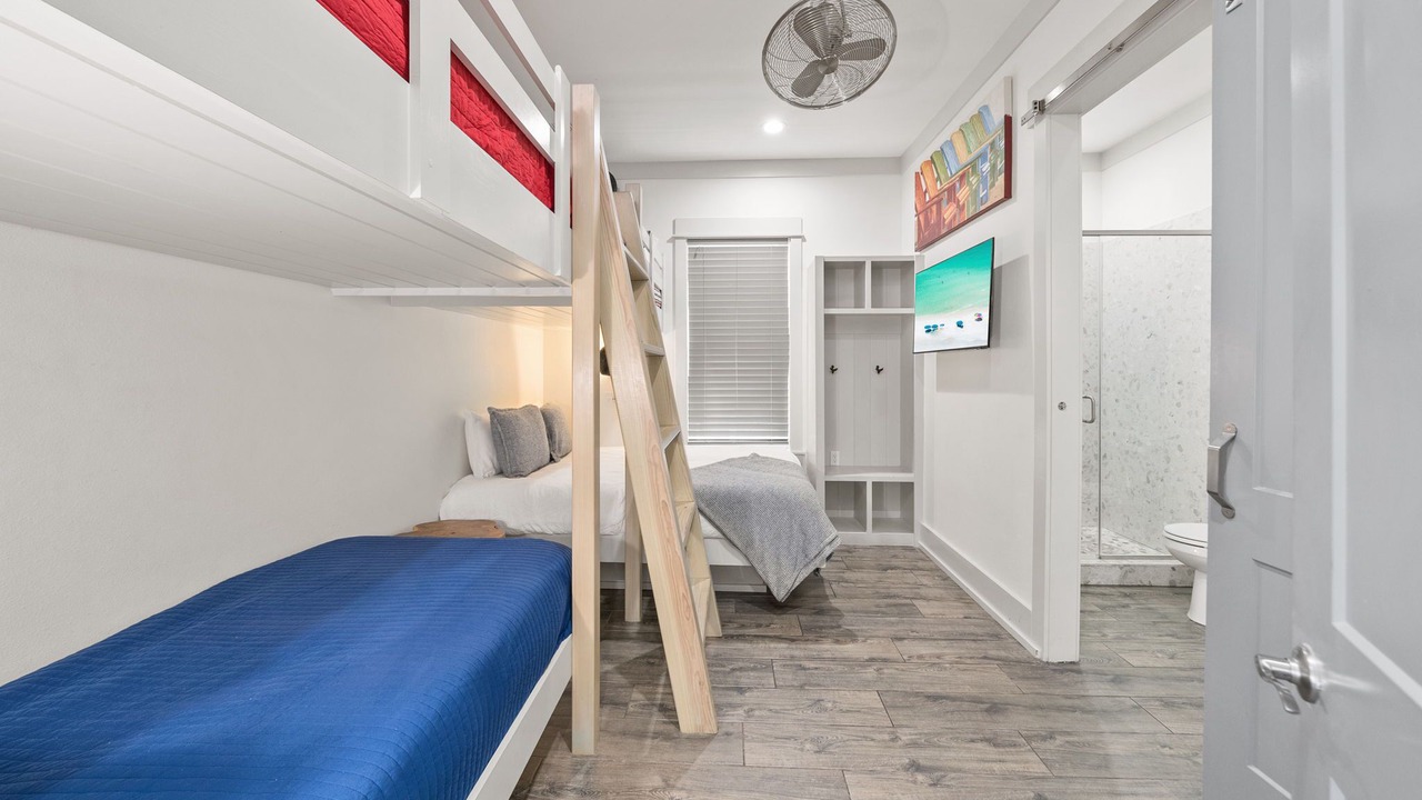 Photo of Bedroom in Laguna Beach Estates