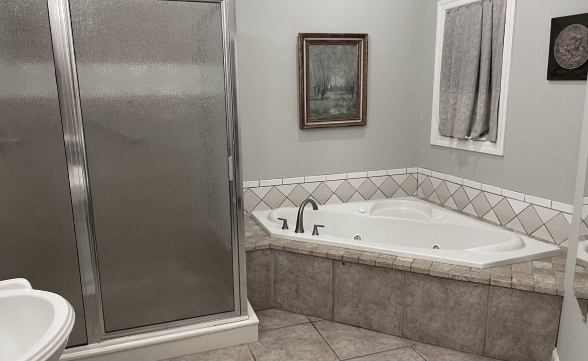 Photo of Bathroom in Guntersville