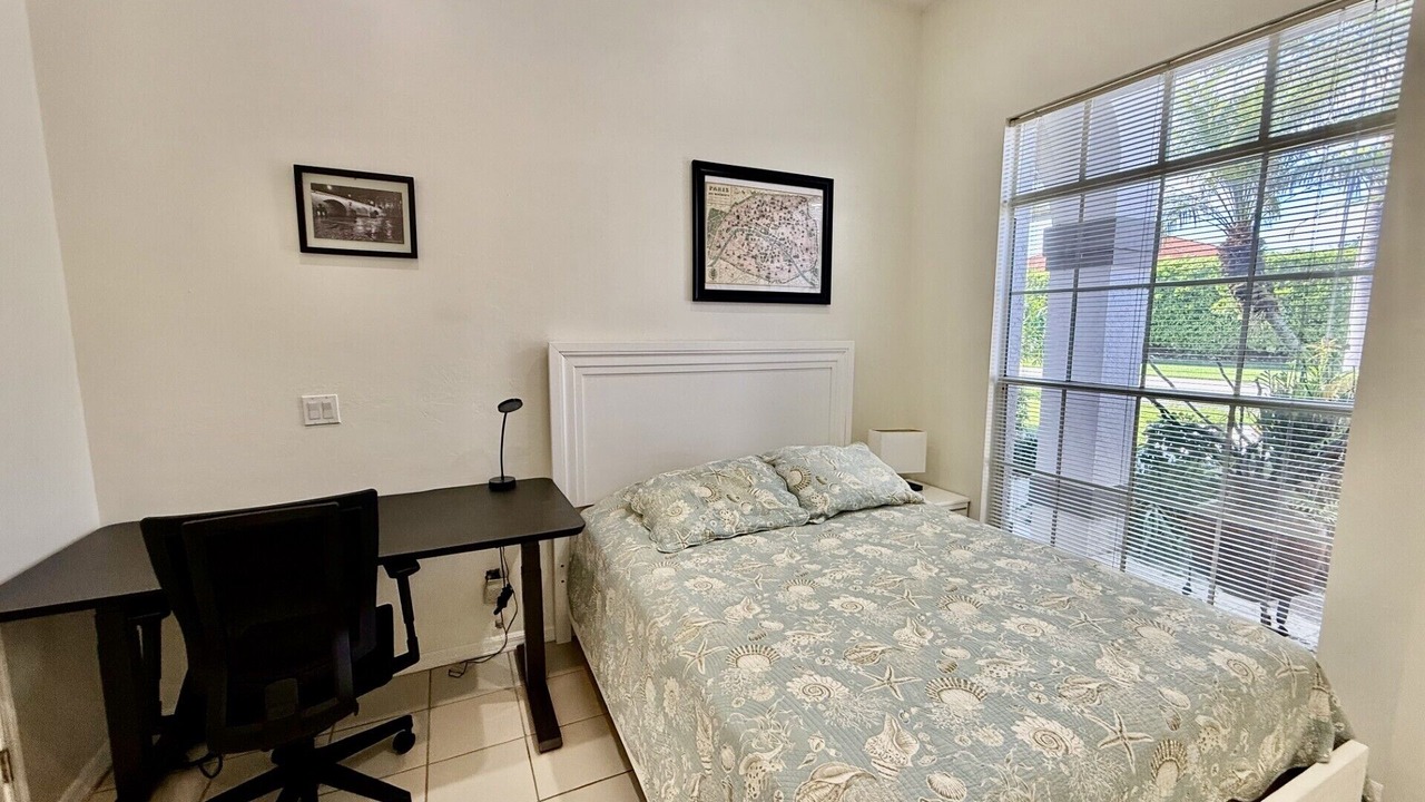 Photo of Bedroom in Crown Pointe