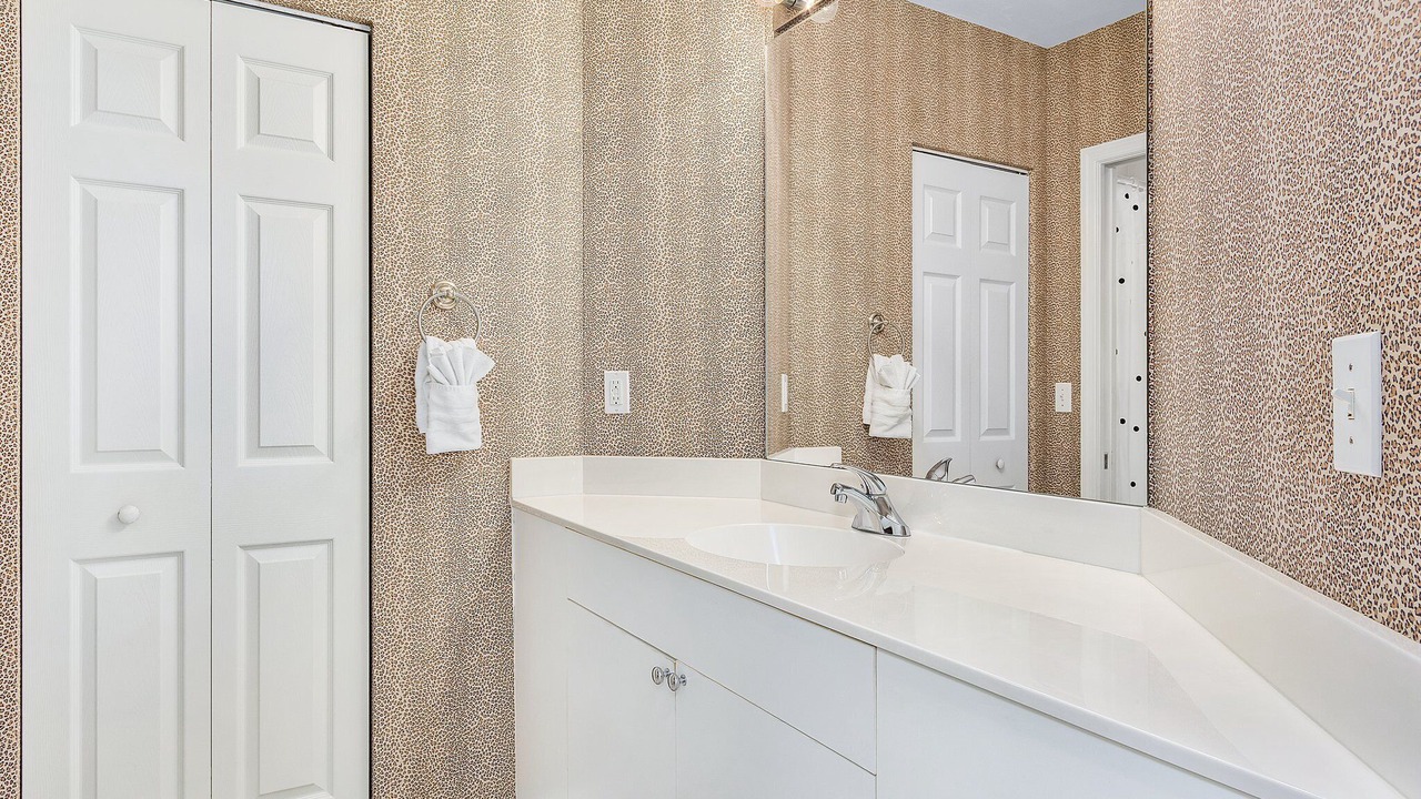 Photo of Bathroom in Vanderbilt Beach
